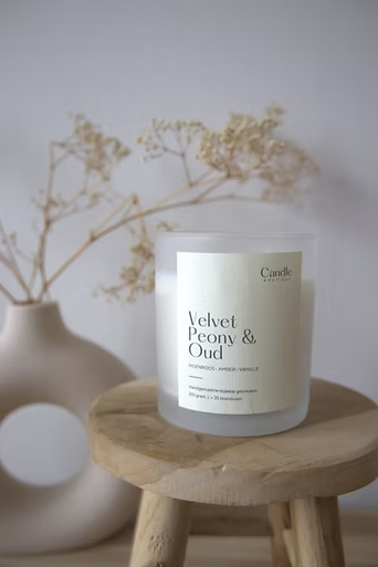 Velvet Peony & Oud Candle